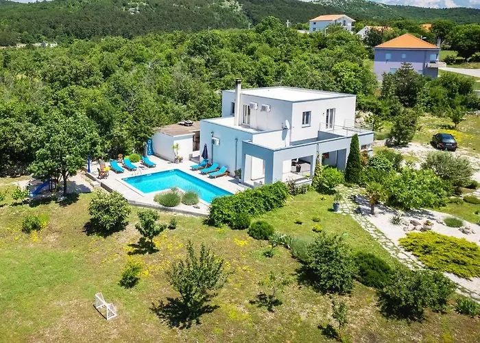 Private Luxury Holiday Home With Pool -Lola -