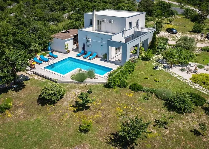 Private Luxury Holiday Home With Pool -Lola -