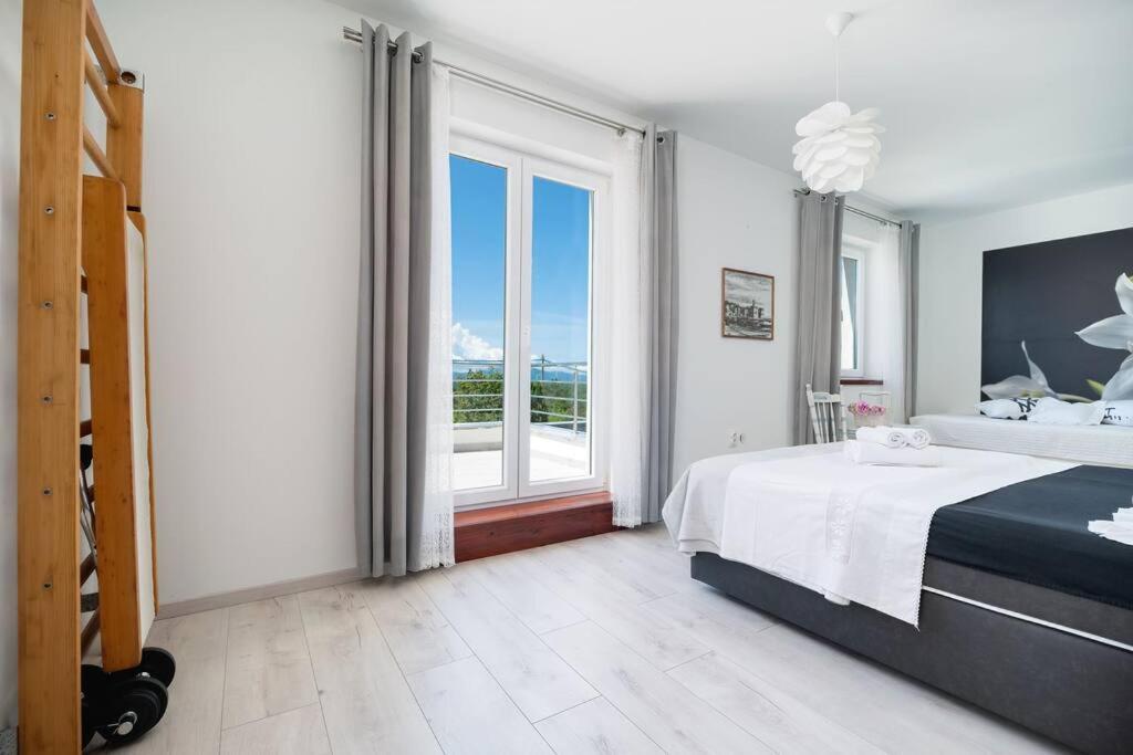 Private Luxury With Pool -lola - * Lovreć